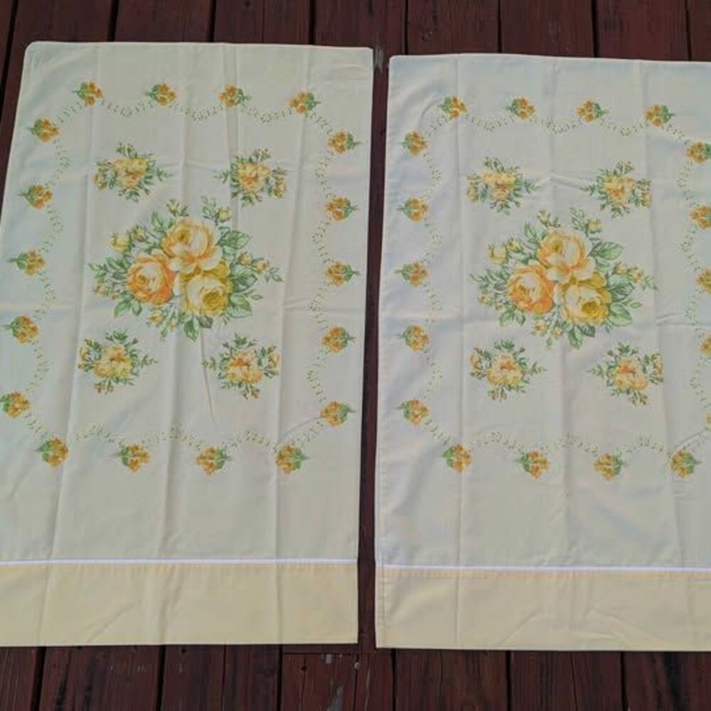 Vintage Set Queen pillow cases yellow floral 20x33